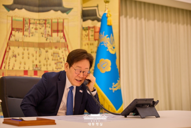 이재명 대통령, 라흐몬 타지키스탄 대통령과 첫 통화