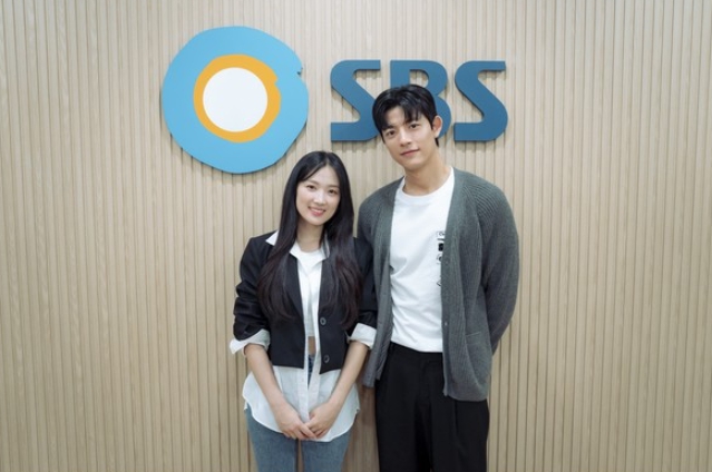 '오늘부터 인간입니다만' 첫 대본 리딩부터 ‘유쾌+발랄’ 시너지 만렙! 또 하나의 K-판타지 로맨틱 코미디 탄생 예고