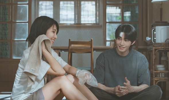 '아이돌아이' 최수영X김재영, 관계의 설레는 터닝 포인트! ‘두근두근’ 한집살이 공개
