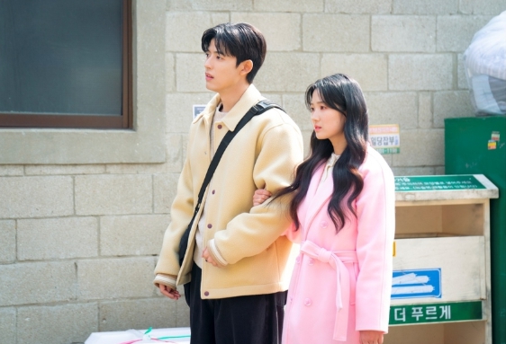 [SBS 오늘부터 인간입니다만] ‘팔미호’ 이시우의 흑화?! 김혜윤X로몬과의 대치 포착 이시우, ‘금호’로 위장 등장?! 김혜윤, 또 한번의 위기