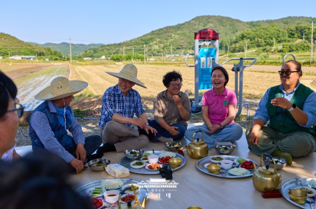 이재명 대통령, 대구 군위군 우무실마을 모내기 행사