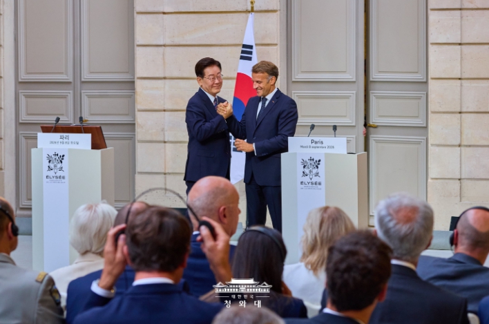 한·프, 협력·MOU 문건 16건 채택…군사·AI·원자력 협력 확대