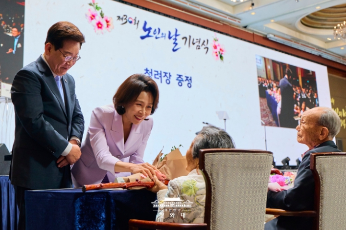 李대통령 "노인일자리 118만 개로 확대…노후 더 세밀히 살필 것"