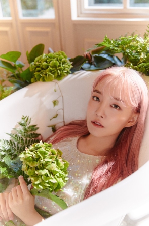 윤하, 영화 '동감' 컬래버 음원 가창 참여…