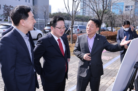 국힘 김기현 전 원내대표, 방사청 청사 예정부지 현장방문