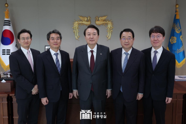 윤석열 대통령, 한국법학교수회 임원진 간담회