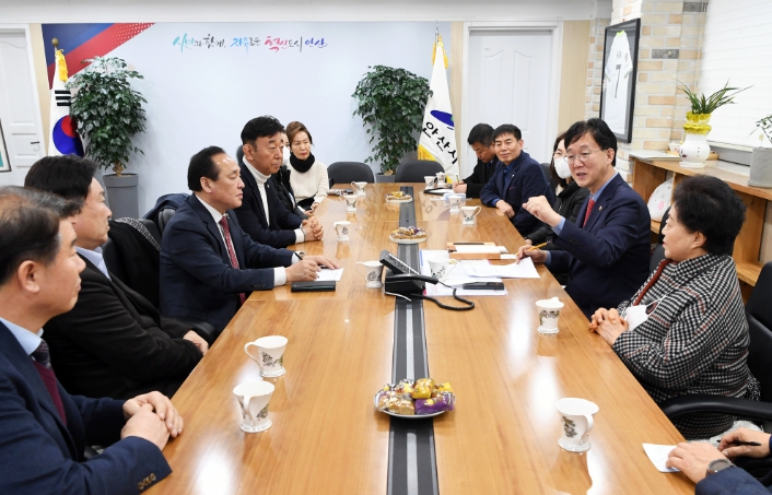 이민근 안산시장, 소상공인연합회와 간담회…"상권 활성화 주력"