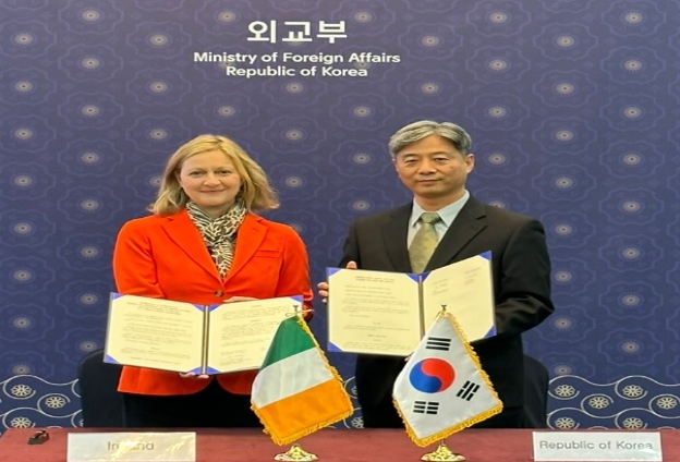 외교부, 한-아일랜드 워킹홀리데이 개정 양해각서(MOU) 서명식 개최