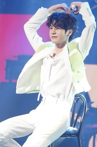 정동원, 콘서트 ‘음학회’ 비하인드 사진 대방출 "눈부신 비주얼”