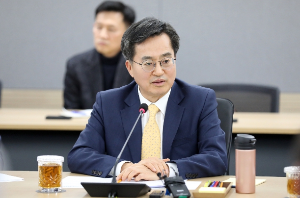 김동연 경기지사, “반도체 지원 전담조직, 기업 고충 풀어주는 그릇 돼야”