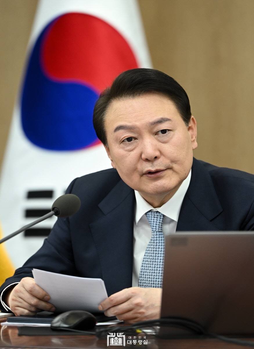 尹대통령, "수도권에 세계최대 시스템반도체 클러스터 구축"