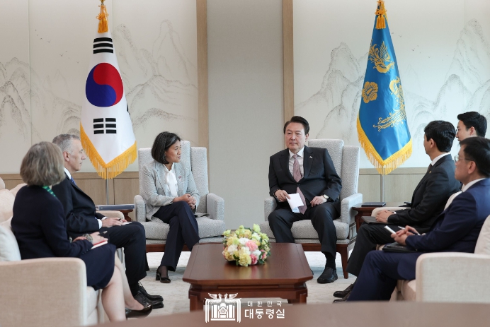윤석열 대통령, 캐서린 타이 미국 USTR 대표 접견..."미래지향적 경제협력 관계 발전 기대"