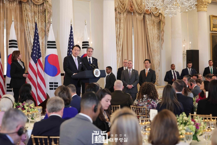 윤석열 대통령 부부, 美 부통령 및 국무장관 부부 주최 국빈 오찬 참석 