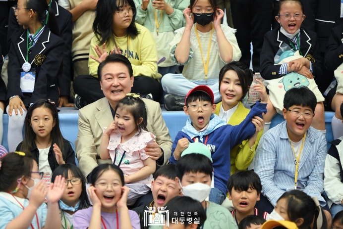 尹대통령, “모든 아이들에게 세계 최고 수준 교육·건강·돌봄 제공”