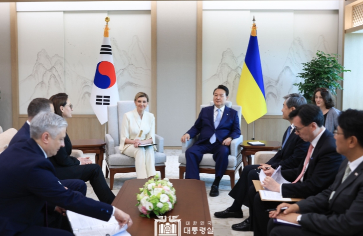 尹대통령, ‘우크라이나 특사’ 젤렌스카 영부인 접견