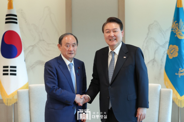 윤대통령, 스가 前 일본 총리 접견