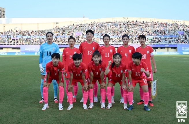 여자대표팀, 손화연 퇴장끝에 북한에 패해 AG 8강서 탈락