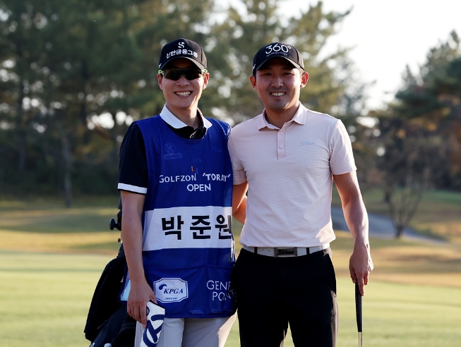 ‘괴물’ 김경태, ‘절친’ 박준원 위해 캐디로 나서