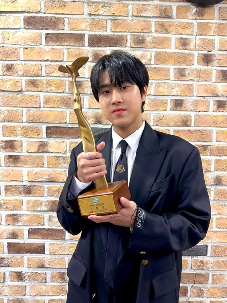 ‘KBS 연예대상’ 이무진, 베스트 아이콘상 수상 “정말 드라이브하는 느낌”
