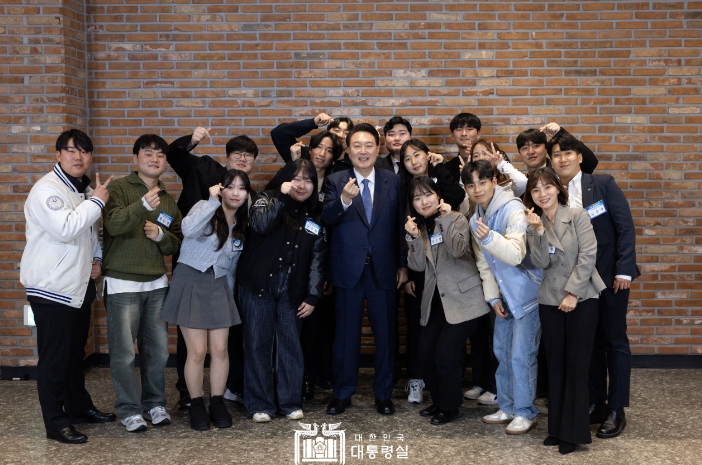  윤석열 대통령, 강원지역 대학생들과 만나 직접 소통하며 청년들의 도전 지원 약속