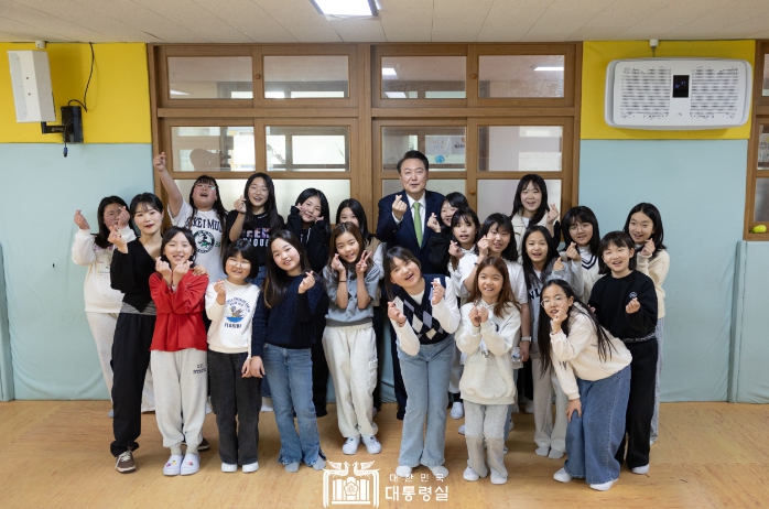 尹대통령 "늘봄학교는 가장 중요한 국가정책, 예산 최대한 투입"