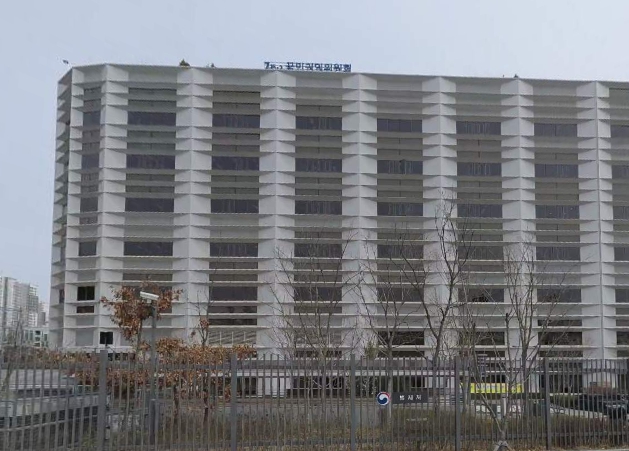 권익위, 뇌출혈로 쓰러진 세 아이 아버지 가정에 긴급생계비 지원