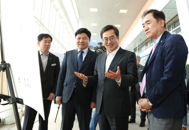 평택 지제역 방문한 김동연 경기도지사 , “GTX A·C노선 연장 최대한 지원”