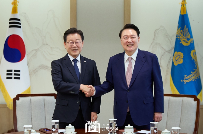尹대통령, 이재명 대표와 대통령실서  첫 영수회담