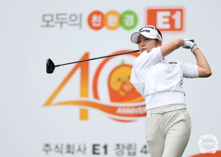 [제12회 E1 채리티 오픈 2R] 배소현, 2R 단독 선두