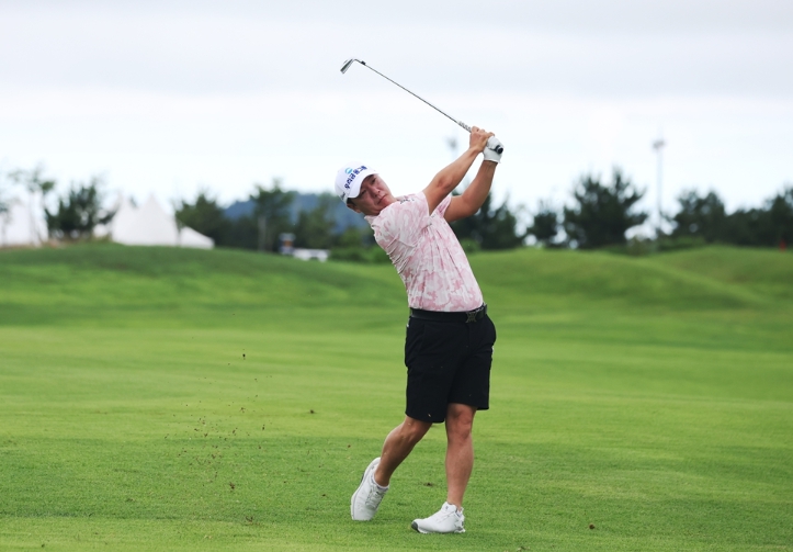KPGA 투어, ‘KPGA 군산CC 오픈’서 역대 최초로 경기 중 반바지 착용 허용