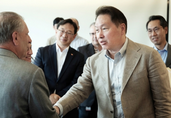 최태원 SK 회장, 美 사업현장 방문 …반도체 소재·바이오 등 미래 성장동력 점검