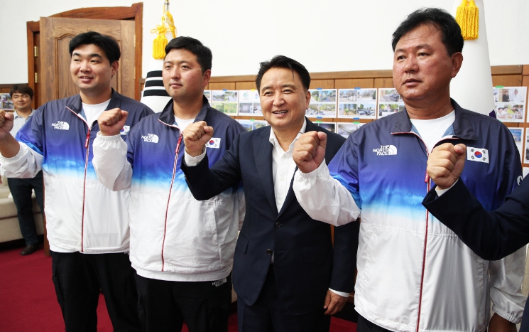 충북도 김영환 도지사, 파리올림픽 금메달 김우진 선수 격려