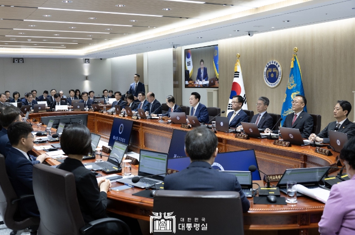 尹 대통령,"정부 개혁에 사명감과 자신감 갖고 국감 임해 달라"