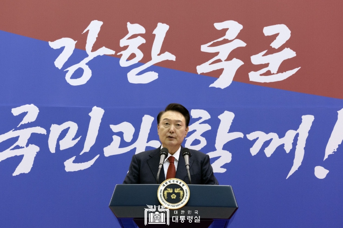 尹대통령, 국군의 날 경축연 주재… “평화는 말이 아니라 힘으로 지키는 것”