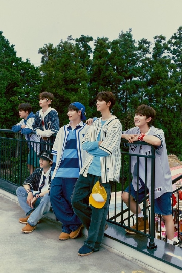 더윈드, 미니 3집 'Hello : My First Love' 발매! 첫사랑 소환