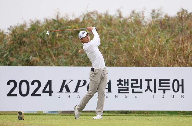 김준형과 안지민, ‘KPGA 챌린지투어 20회 대회’ 2R서 공동 선두 형성