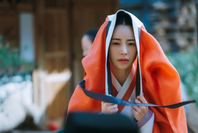'옥씨부인전' 도망친 노비가 기품 넘치는 아씨로 돌아왔다! 임지연의 또 다른 얼굴!