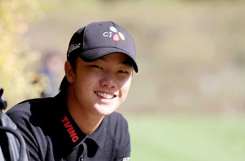 [KPGA 투어챔피언십] ‘투어 첫 승’ + ‘명출상(신인상)’ 송민혁, 두 마리 토끼 잡는다