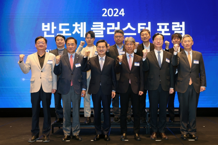 김동연, ‘정치적 불확실성 해소’와 ‘경제살리기’ 모두 앞장설 것