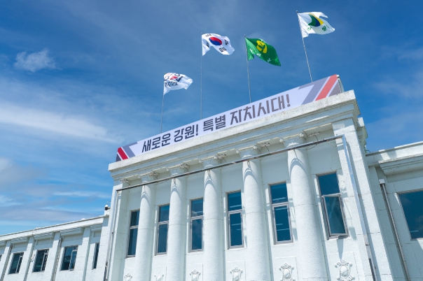 김진태 강원지사, 아시아 최대 172m 타워 동해LS전선 방문
